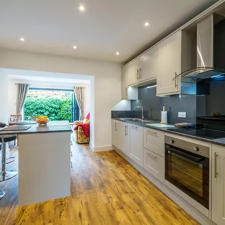 Holiday home Shoemakers House *